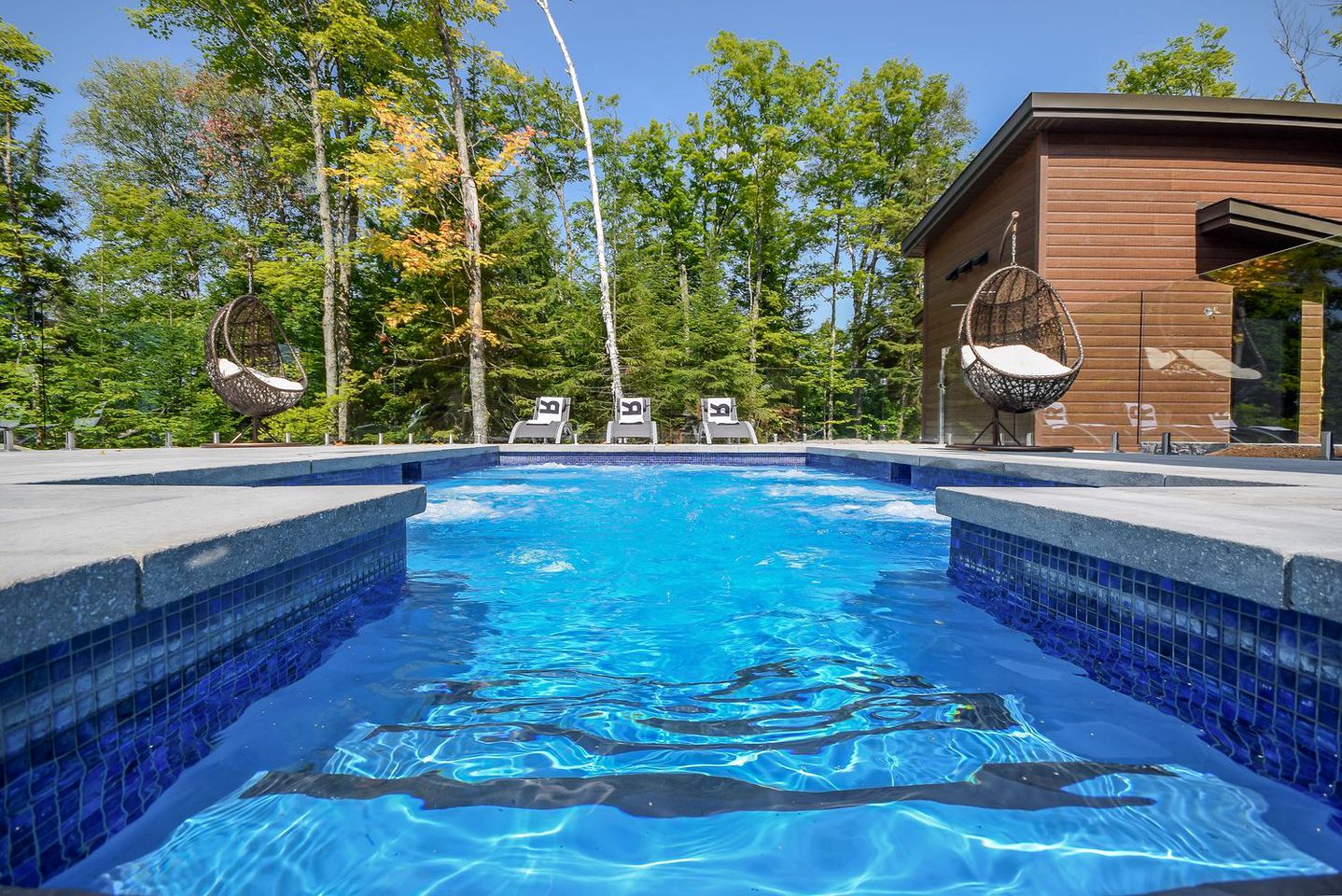 Mont Tremblant Glamping Dome with Lake Access and Sauna