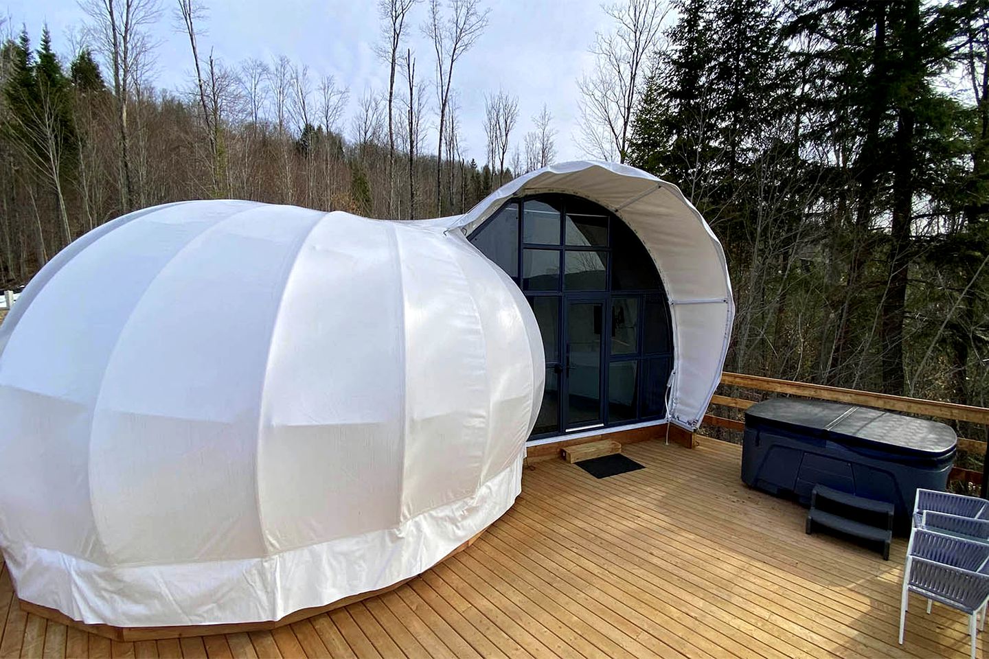 Mont Tremblant Dome for Luxury Glamping with Sauna and Hot Tub!