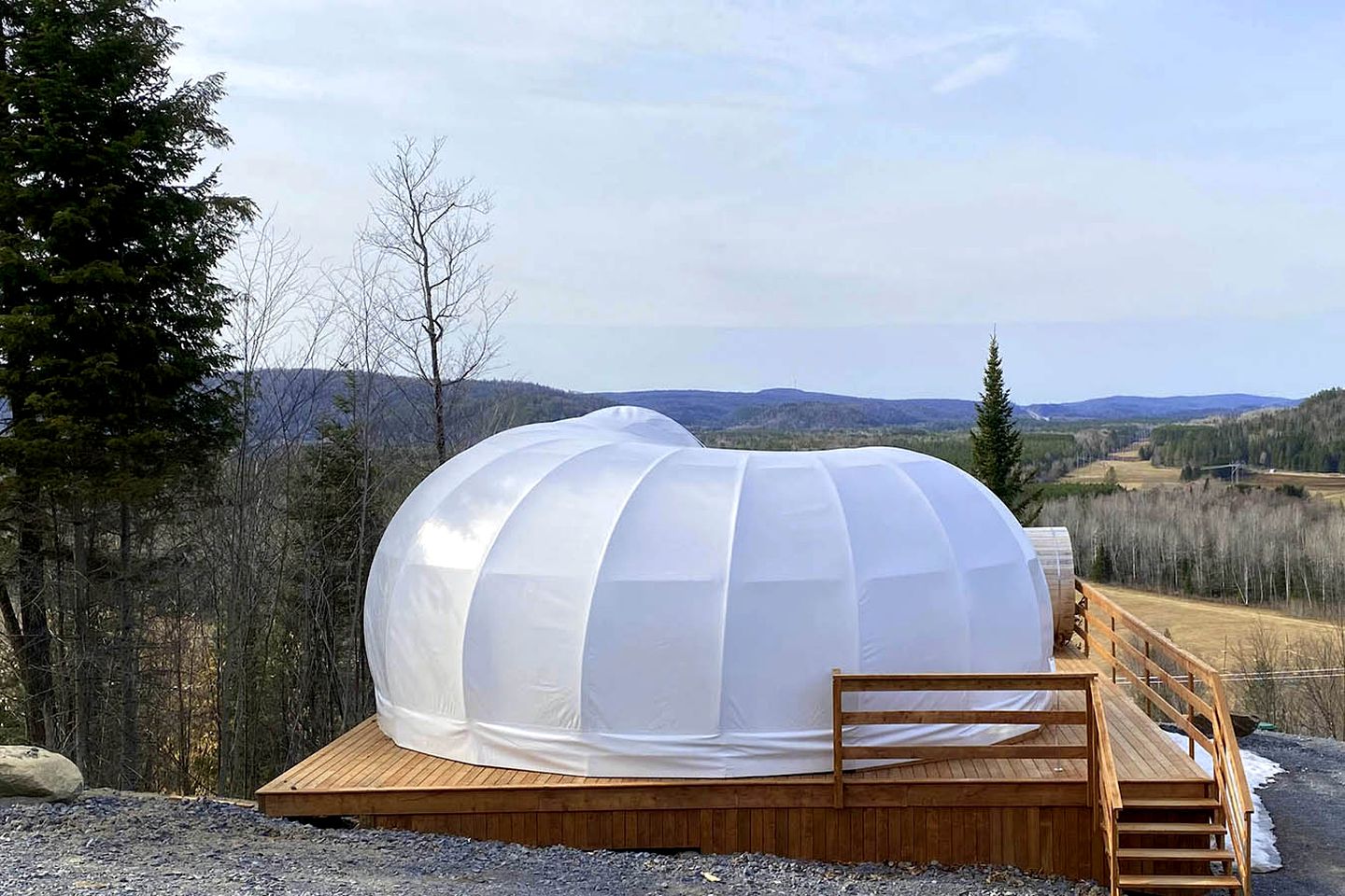 Mont Tremblant Dome for Luxury Glamping with Sauna and Hot Tub!