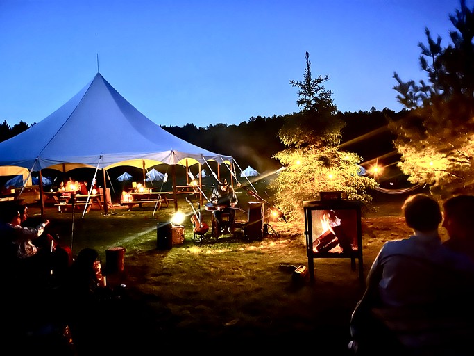Bell Tents (Canada, Domaine Saint-Bernard, Quebec)