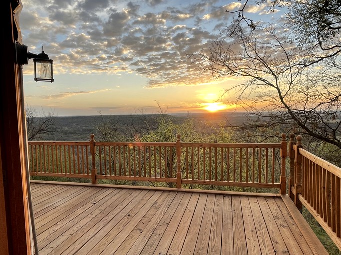 Yurts (United States of America, Mineral Wells, Texas)