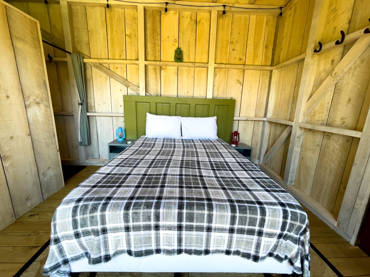 Pet-Friendly Glamping Cabin with Panoramic Views near Nantahala National Forest