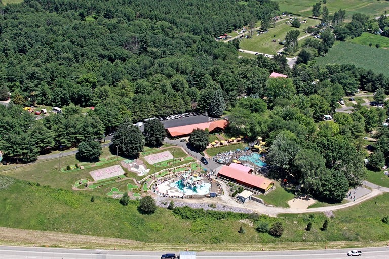 Yurts (United States of America, Baraboo, Wisconsin)