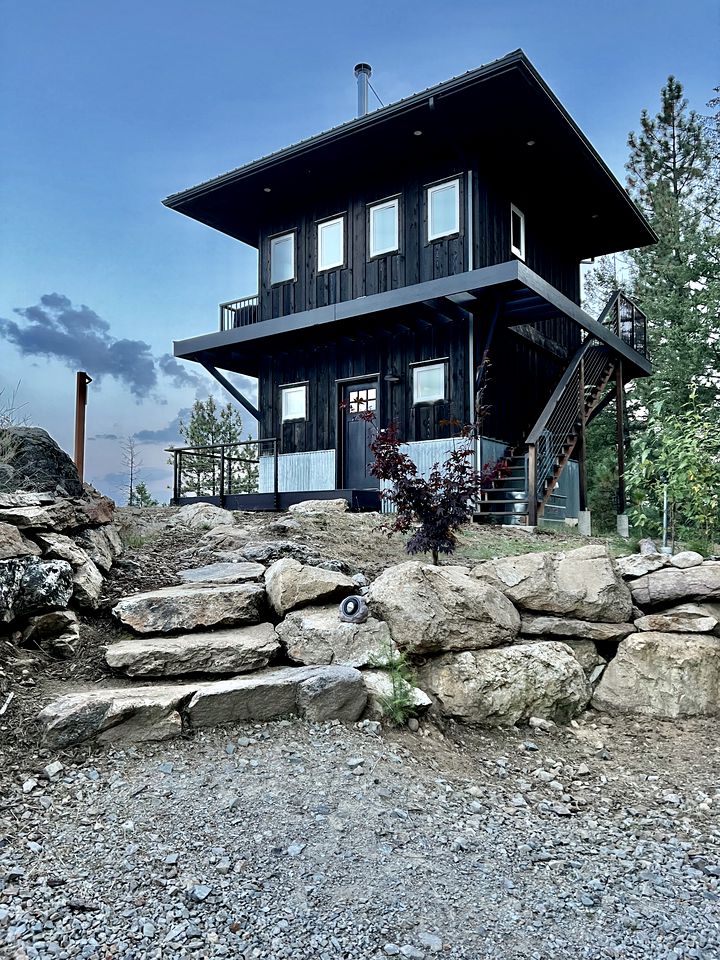Stunning Pet-Friendly Tower, Nestled in the Mountains in Sandpoint, Idaho