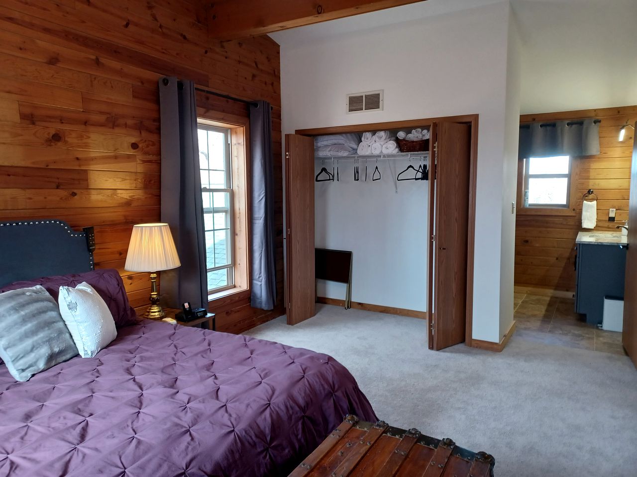 Rustic Cabin Escape for Group Glamping Vacations in De Soto, Missouri