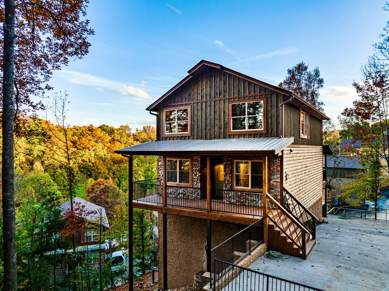 Pigeon Forge Mountain Cabin for Family-Friendly Glamping