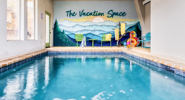 Pigeon Forge Mountain Cabin for Family-Friendly Glamping