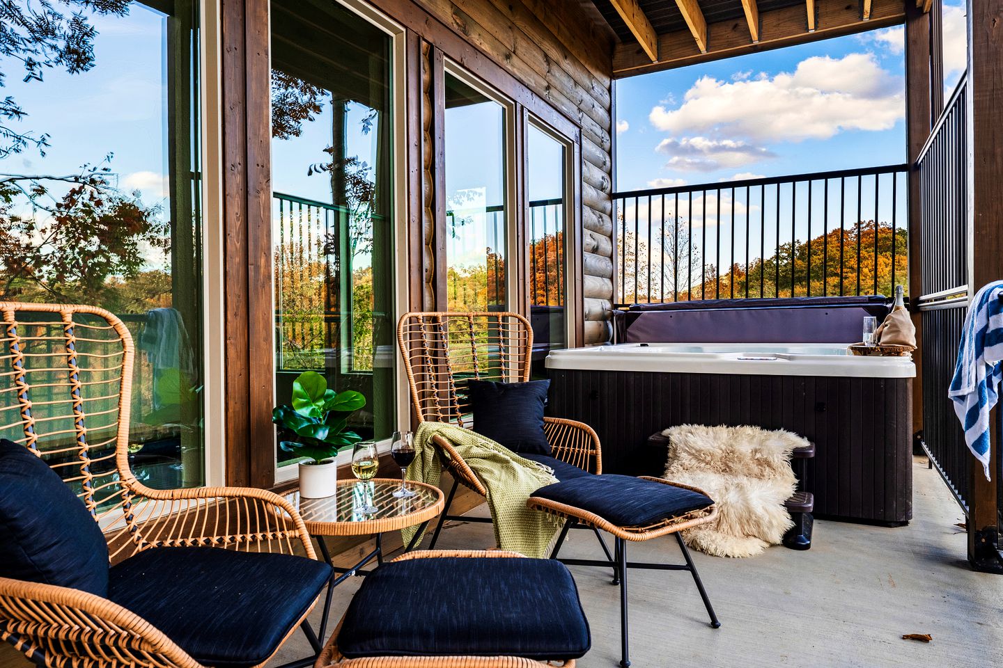 Pigeon Forge Mountain Cabin for Family-Friendly Glamping