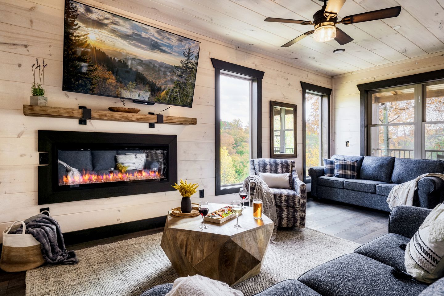 Pigeon Forge Mountain Cabin for Family-Friendly Glamping