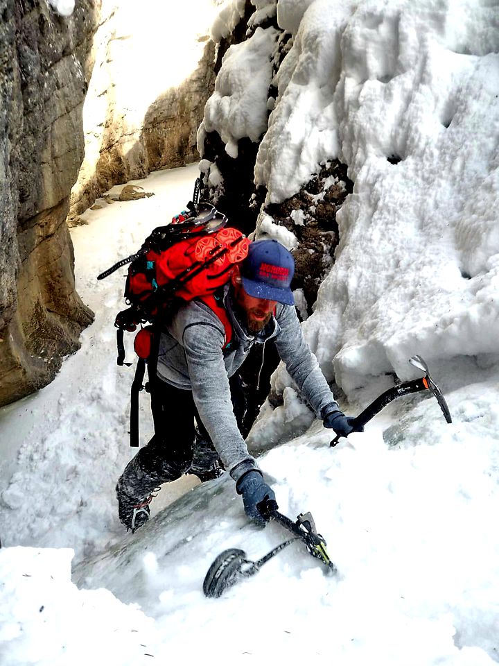 Luxury Cabin Rental for Two with BBQ and Fire Table in Nordegg, Alberta