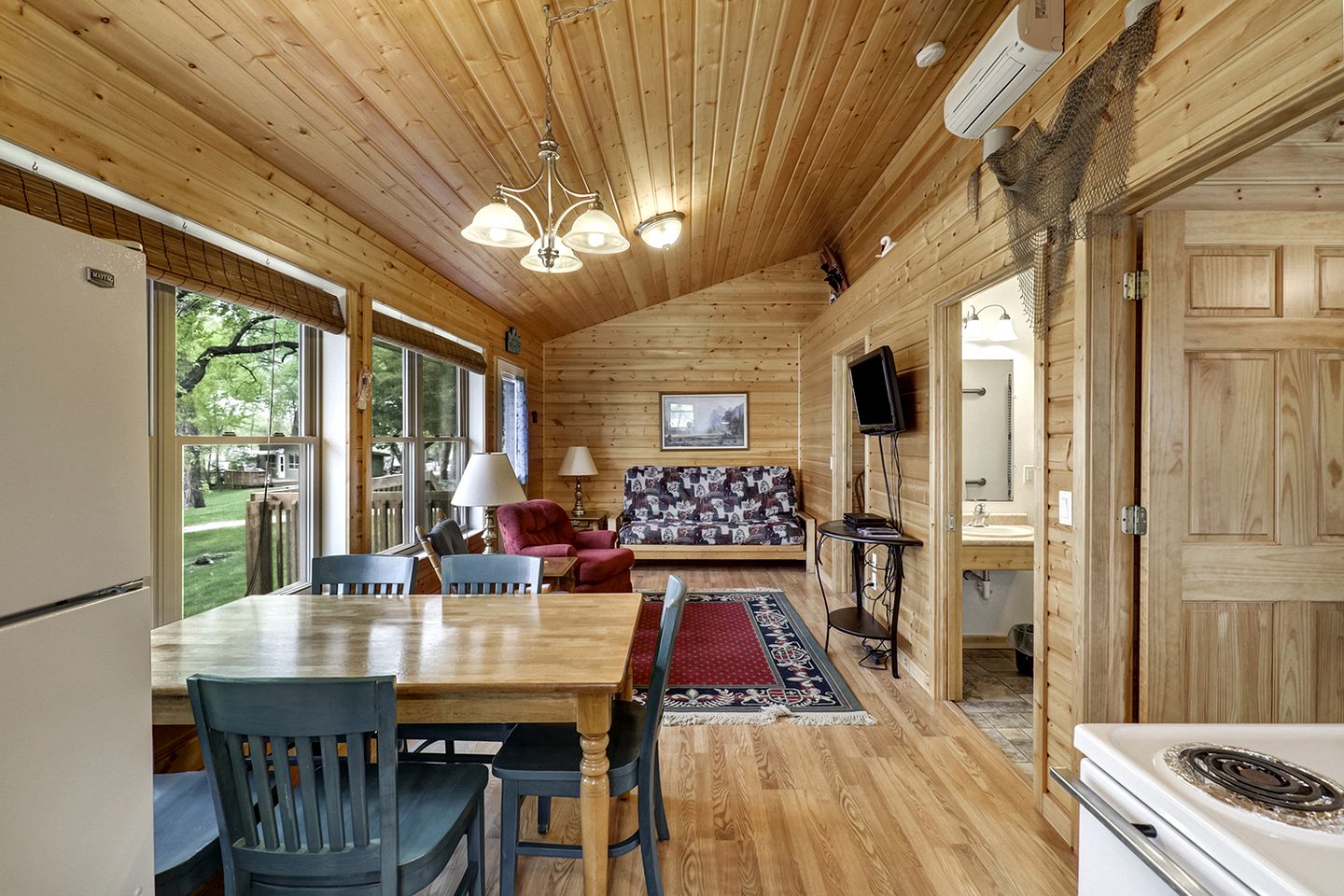 Minnesota Glamping Retreat in Lakeside Cabin for 6 in Fergus Falls