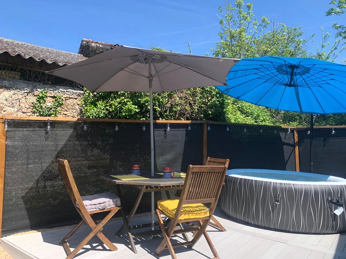 Yurts (France, Saint Sornin La Marche, Haute-Vienne)