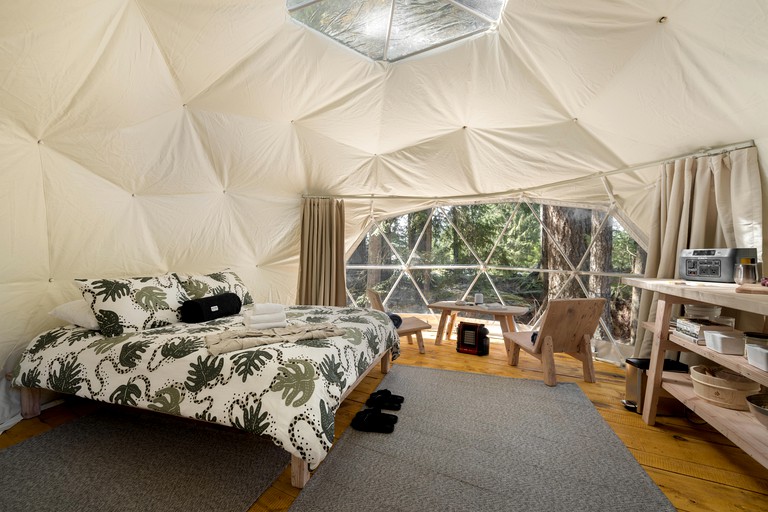 Domes (Canada, Sechelt, British Columbia)