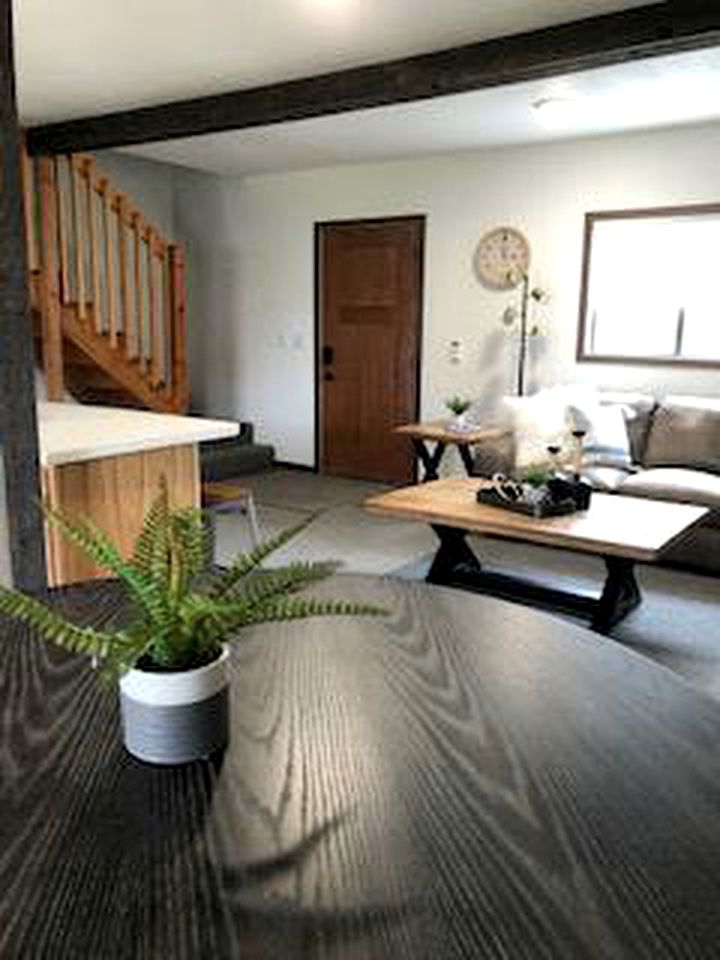 Trendy and Spacious Cabin Surrounded by Nature in Rapid City, South Dakota