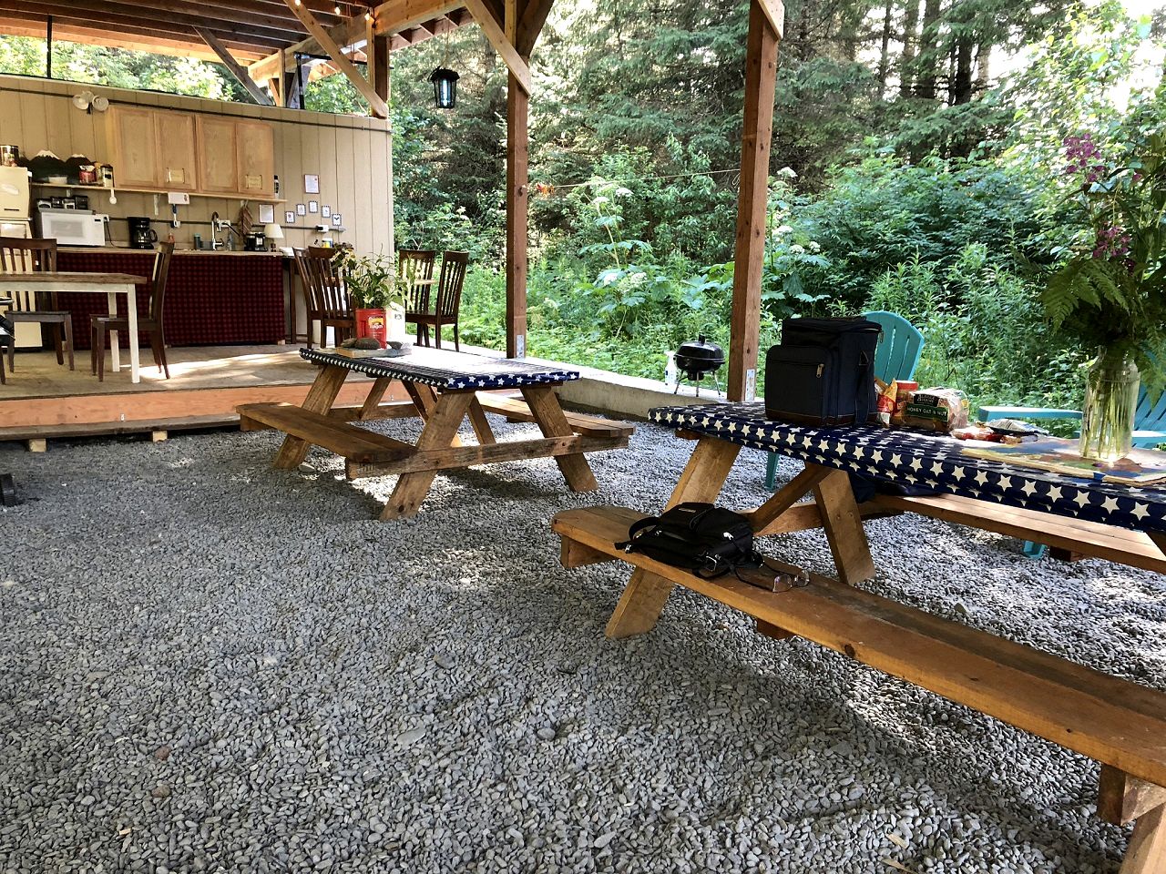 Alaskan Lakeside Yurt Glamping, Perfect for a Getaway near Seward