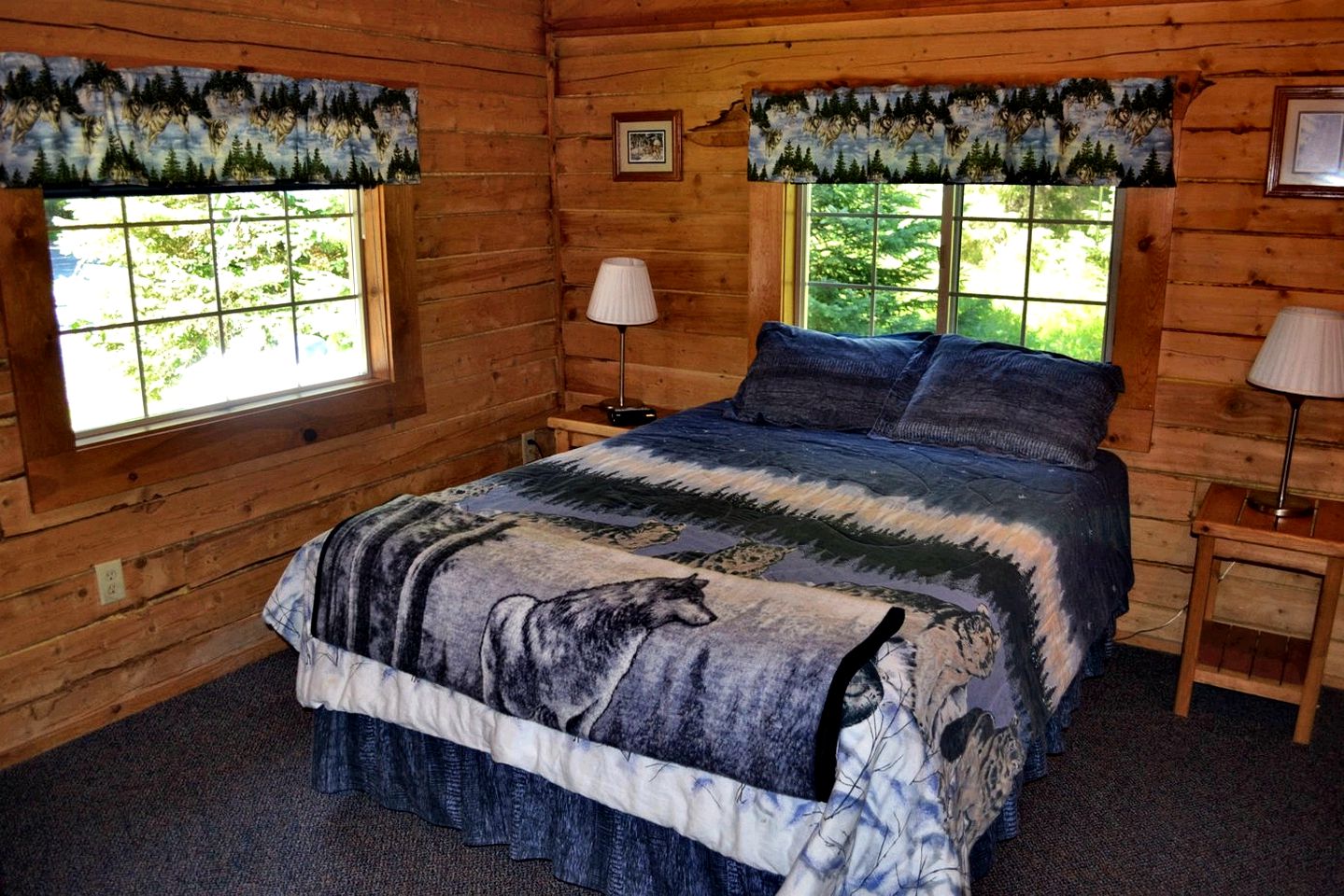 Alaskan Log Cabin fro Glamping Near Kenai Fjords National Park