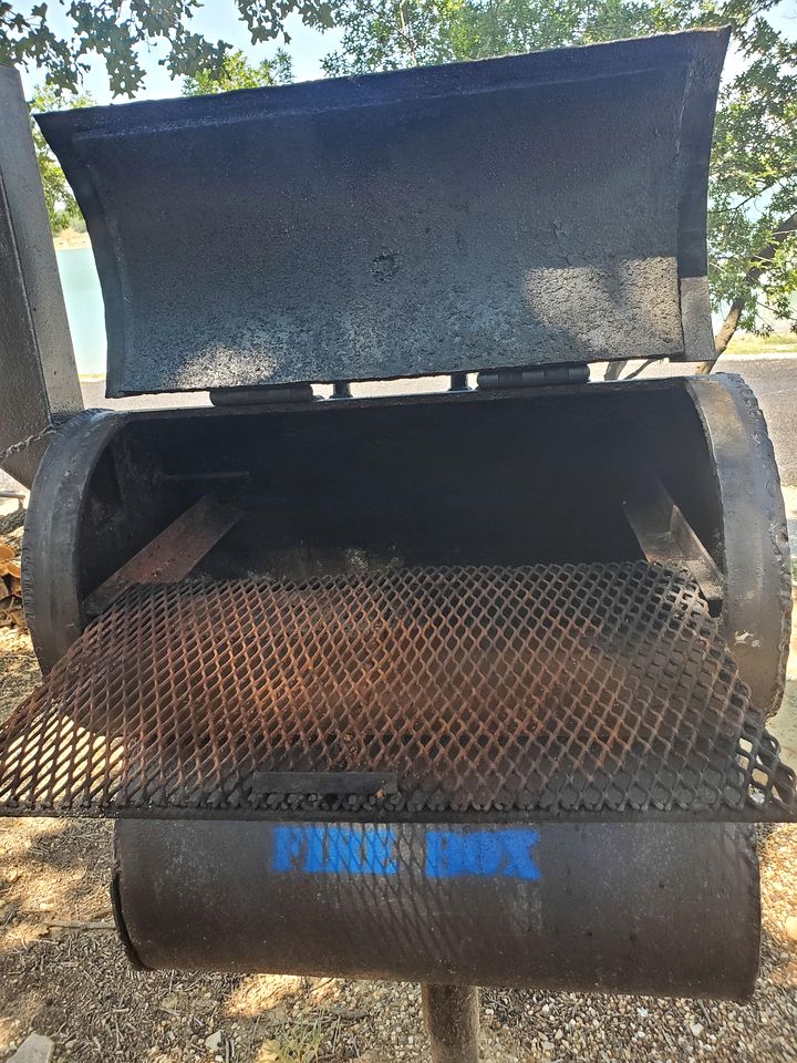 Charming Lakefront Cabin with Sandy Beach Access & Fire Pit Near Lake Cisco, TX