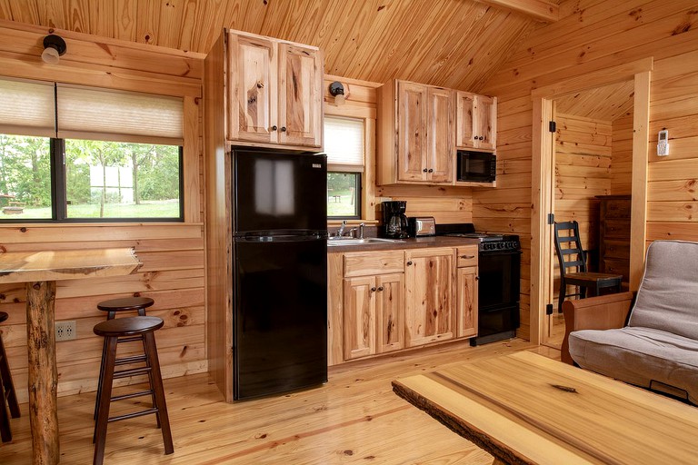 Cabins (United States of America, Naples, Maine)