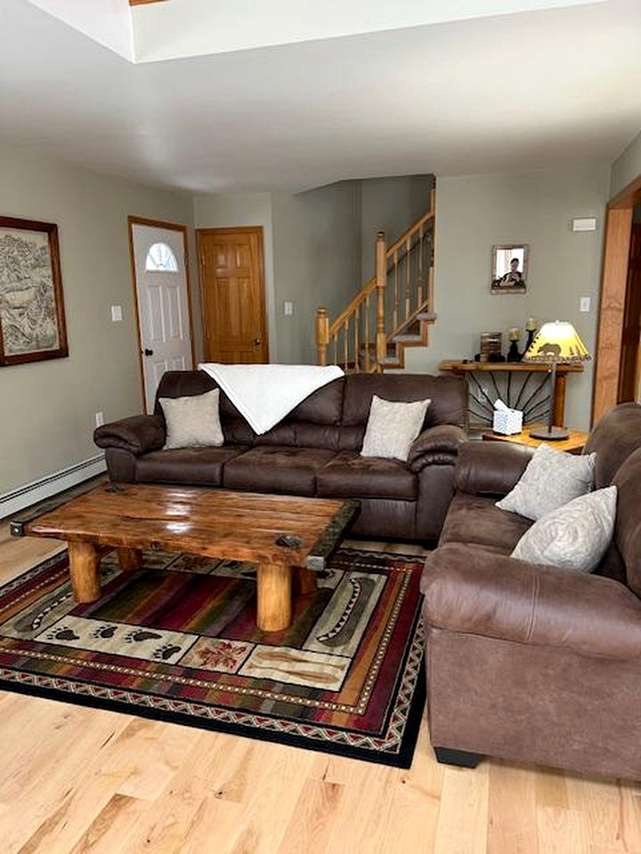 Cozy and Charming Cabin Nestled in the Hollywood Hills of Old Forge, Webb, NY