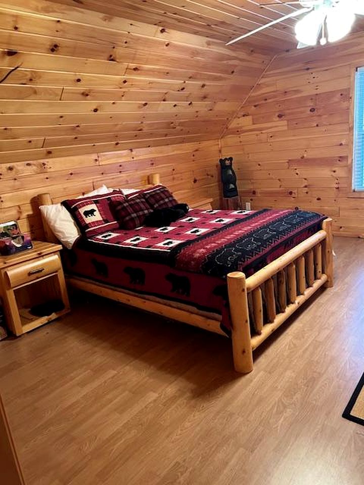 Cozy and Charming Cabin Nestled in the Hollywood Hills of Old Forge, Webb, NY