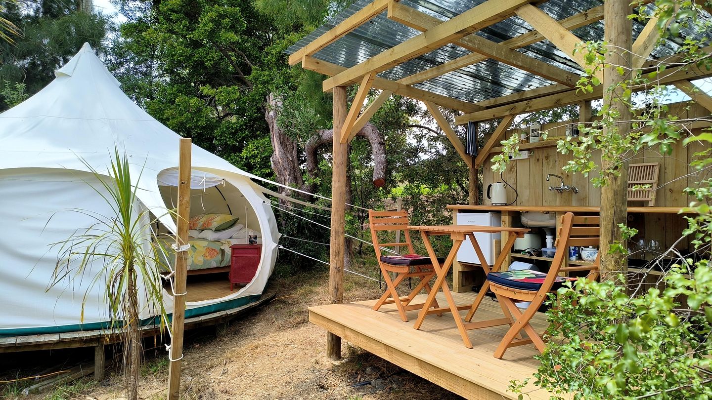 Secluded Glamping Retreat with Private Wine Barrel Bathroom near Oneroa, Waiheke Island