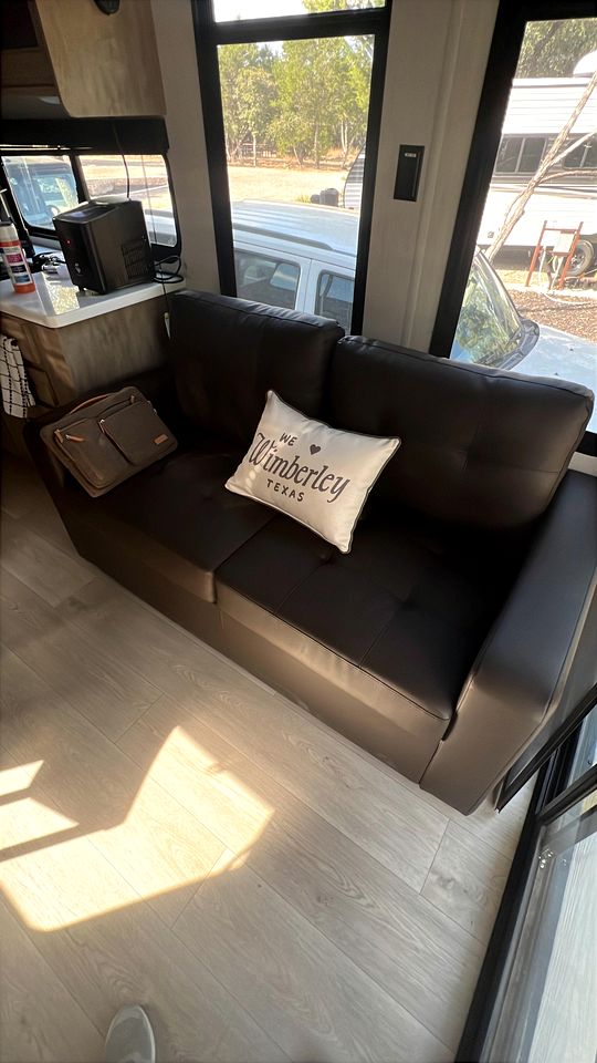 Luxurious Boutique Tiny House for a Relaxing Getaway in Wimberley, Texas