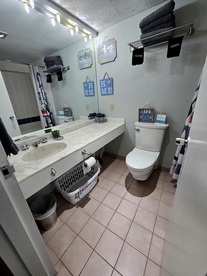 Scenic Lakeside Getaway with Lake Views Near Gunstock & Weirs Beach | Laconia, NH