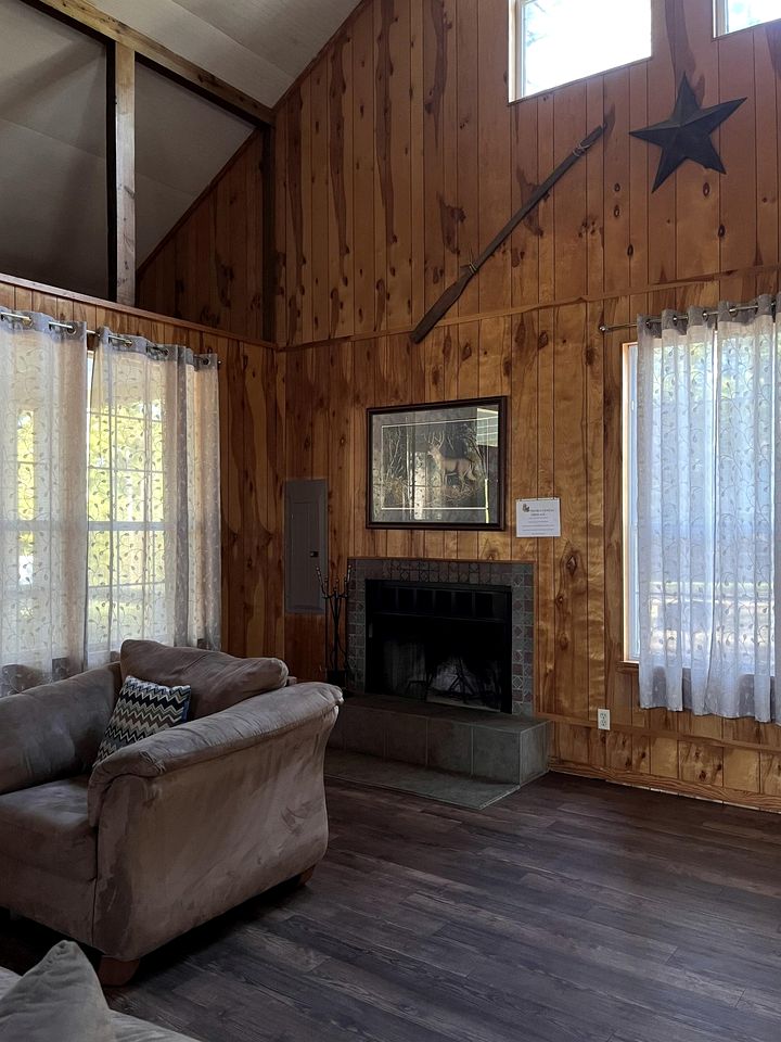 Romantic Luxury Cabin with Jacuzzi Whirlpool & Pond View Near Zwolle, Louisiana