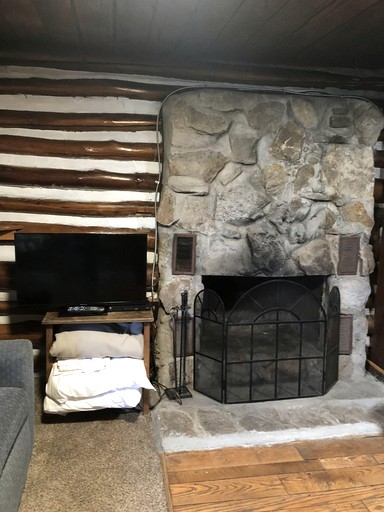 Log Cabins (United States of America, Markleysburg, Pennsylvania)