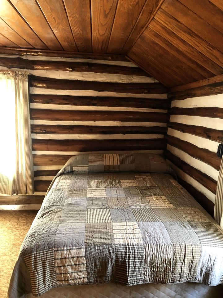 Dog-Friendly Log Cabin for a Memorable Family Getaway near Youghiogheny River Lake in Pennsylvania