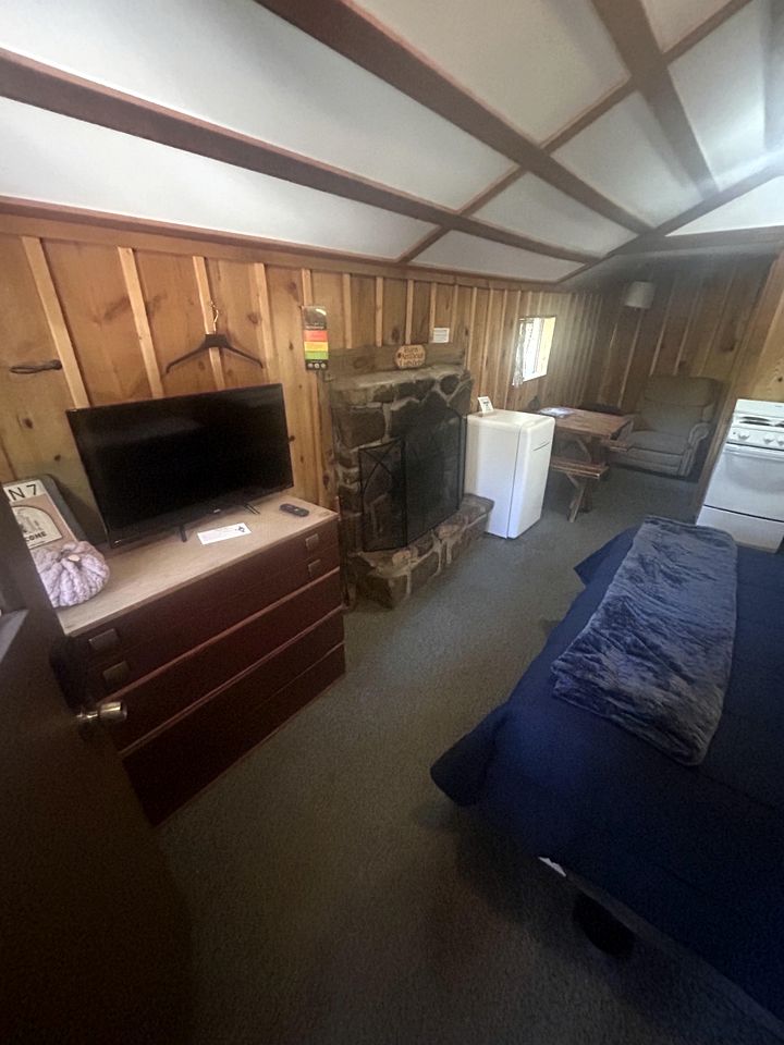 Rustic Studio Cabin with Fireplace, along Tonto National Forest, Perfect for a Weekend of Relaxation