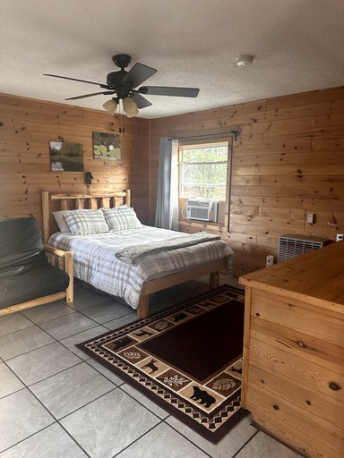 Cabins (United States of America, Ocqueoc, Michigan)