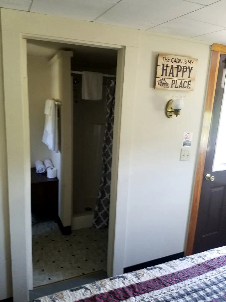 Cabin for Couples, Perfect for a Romantic Getaway in New Hampshire