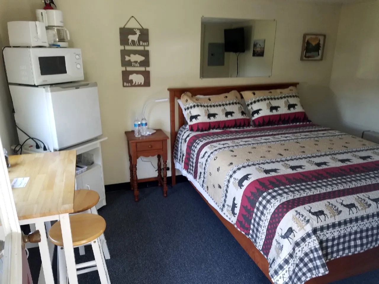 Cabin for Couples, Perfect for a Romantic Getaway in New Hampshire