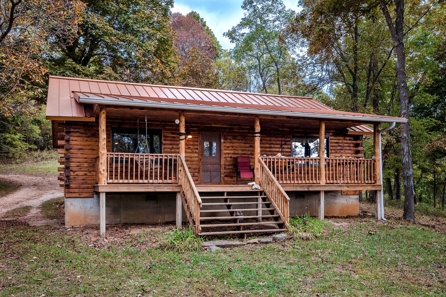 Amazing Log Cabin with Spa Tub for a Getaway near Jasper, Arkansas