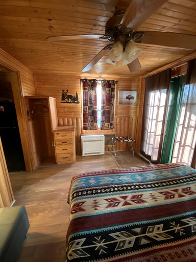 Cabins (United States of America, Bluff Dale, Texas)