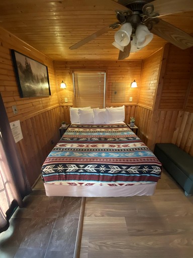Cabins (United States of America, Bluff Dale, Texas)