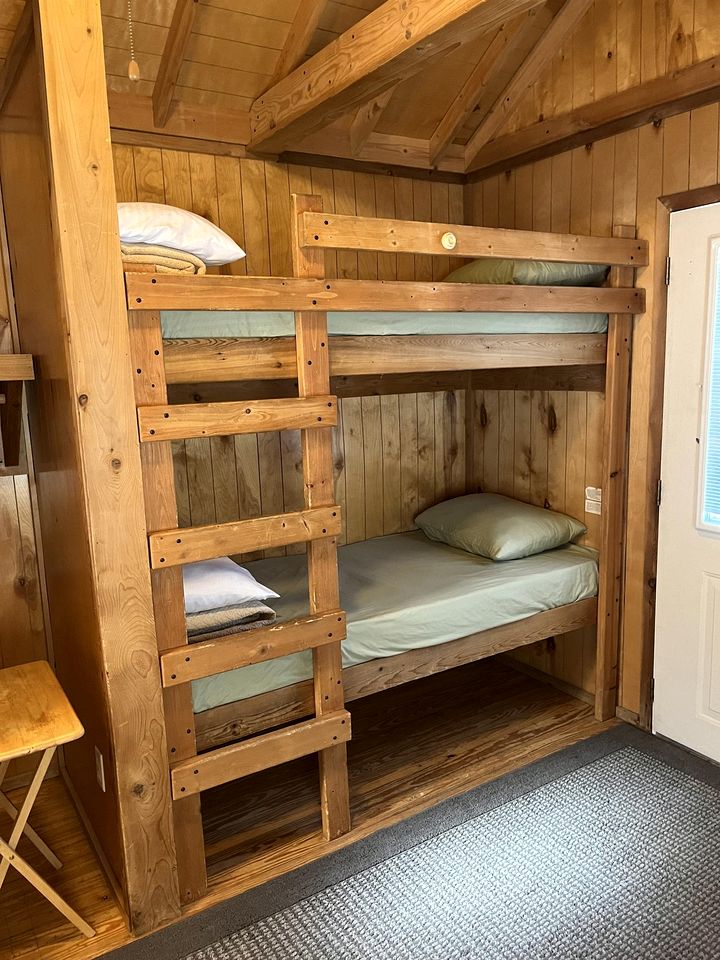 Charming Cabin with Private Bath and Wi-Fi near Lake Mead National Recreation Area, Arizona