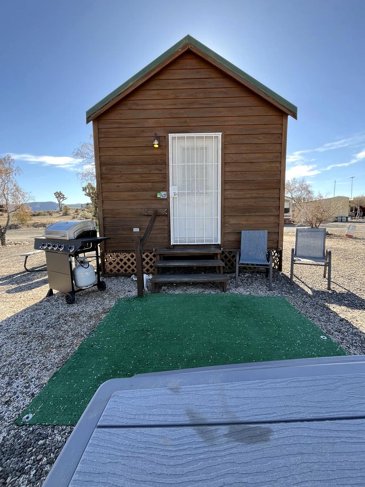 Cabins (United States of America, Meadview, Arizona)