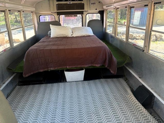 Caravans (United States of America, Mayhill, New Mexico)