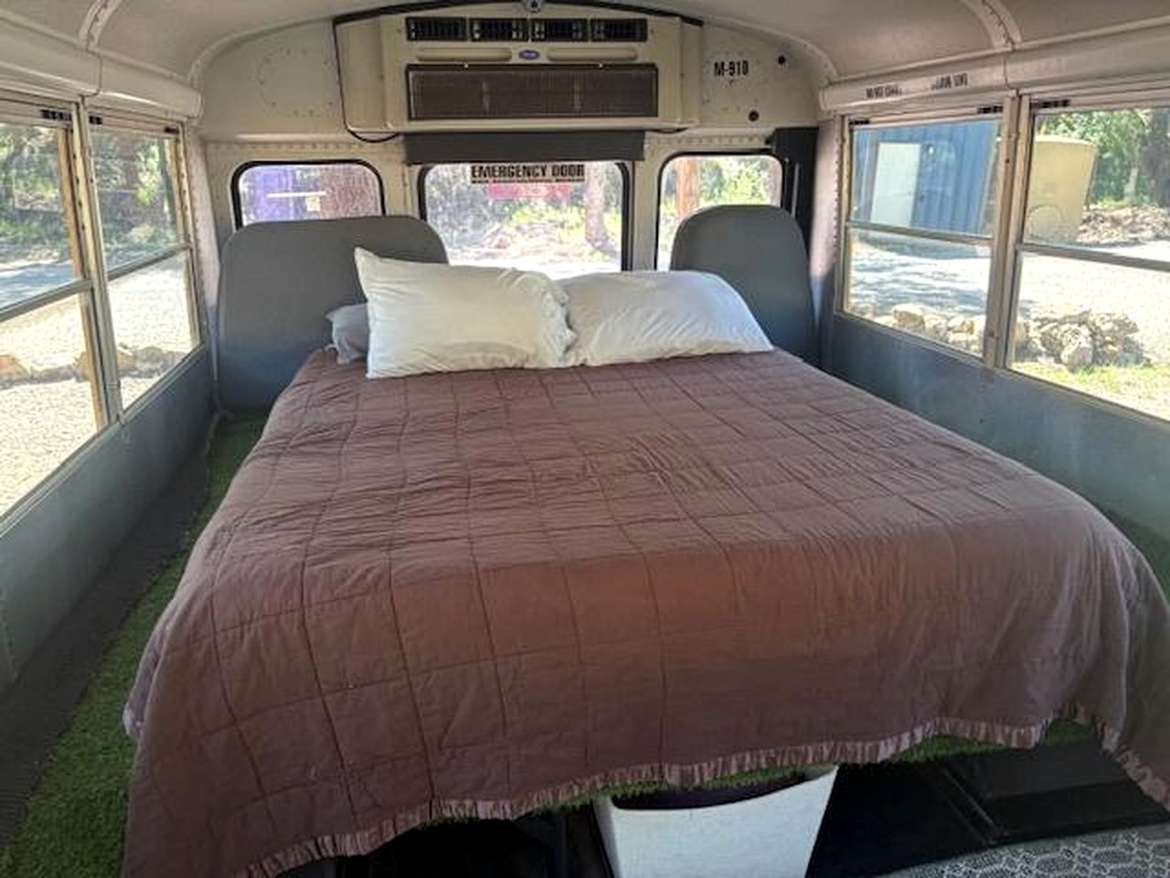 Scenic Skoolie Glamping Retreat, Unique Converted School Buses Near Lincoln National Forest, Mayhill New Mexico