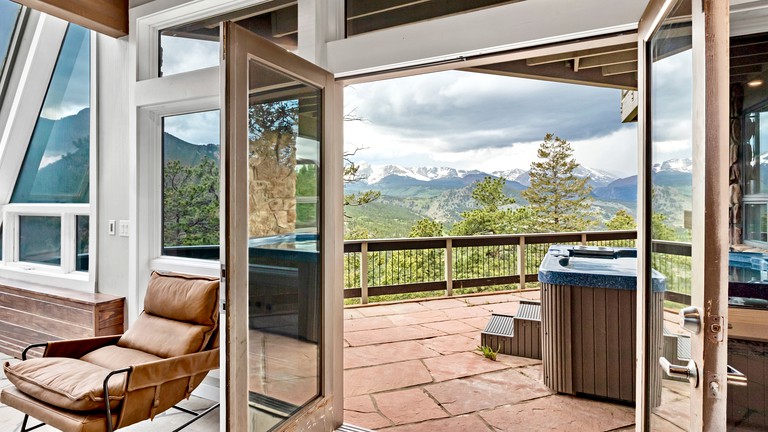 Floating Homes (United States of America, Estes Park, Colorado)