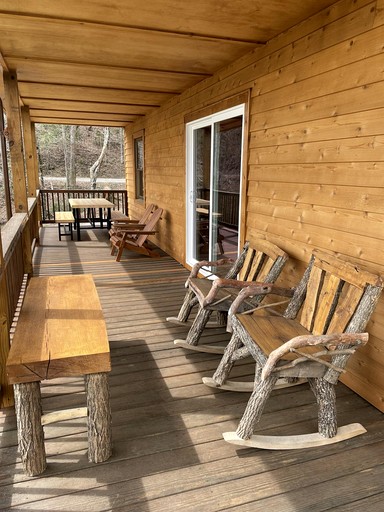 Cabins (United States of America, Purlear, North Carolina)