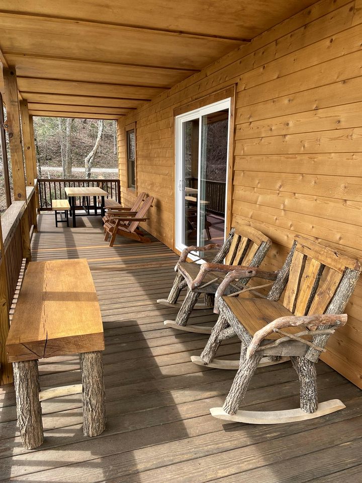 Spacious Mountain Cabin Rental for Six near Cascade Falls, North Carolina