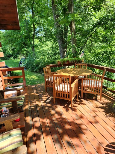 Log Cabins (United States of America, Volant, Pennsylvania)