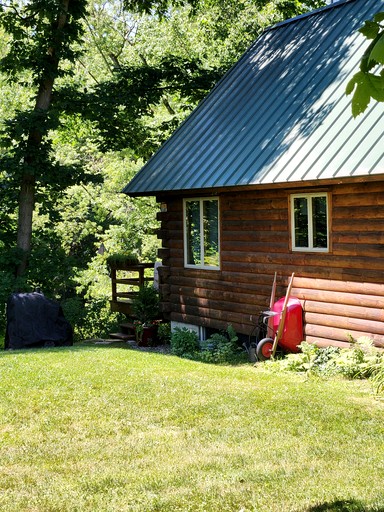 Log Cabins (United States of America, Volant, Pennsylvania)