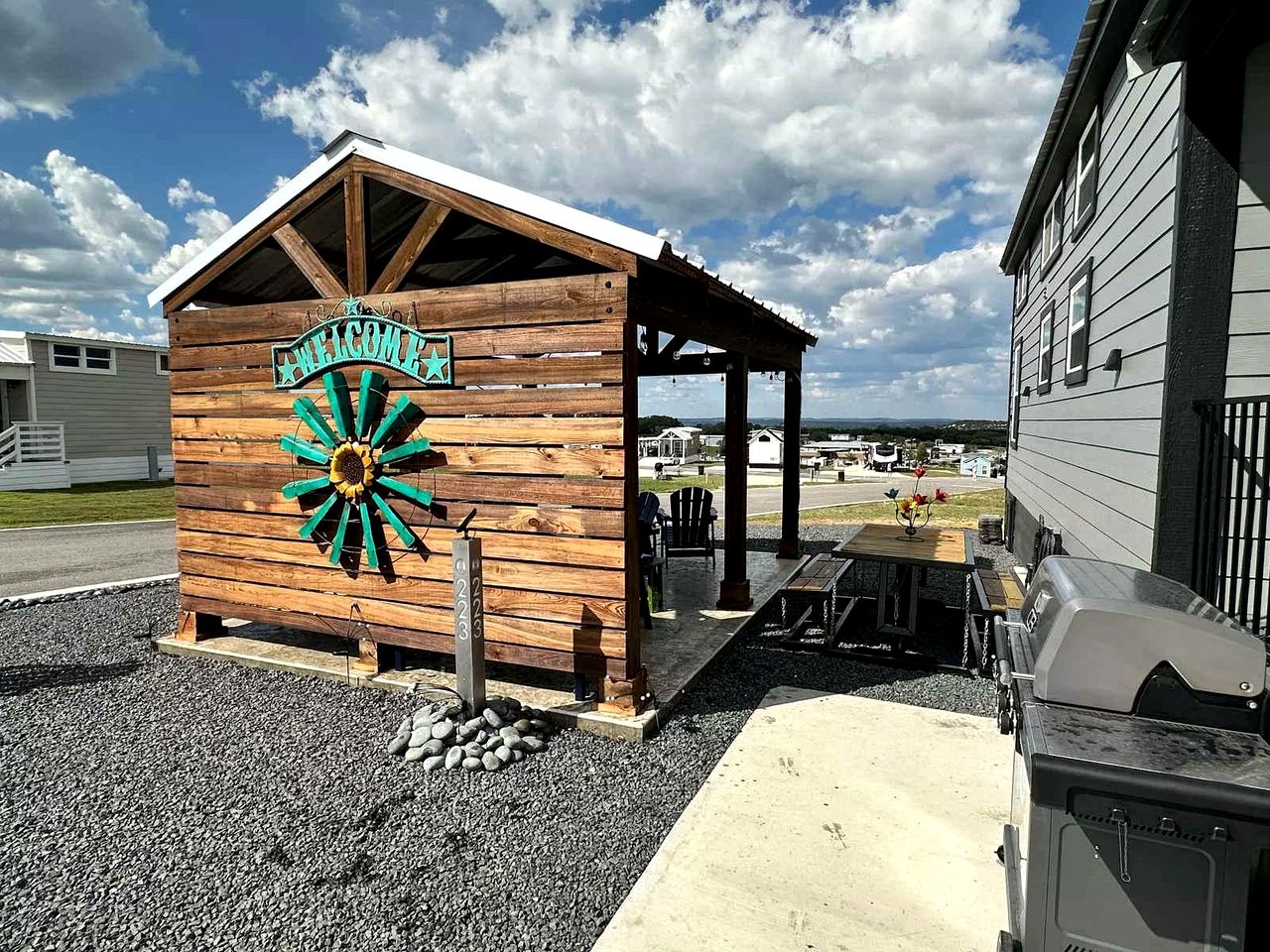 Charming Tiny Home Hideaway with Resort Pool Near Fredericksburg, TX