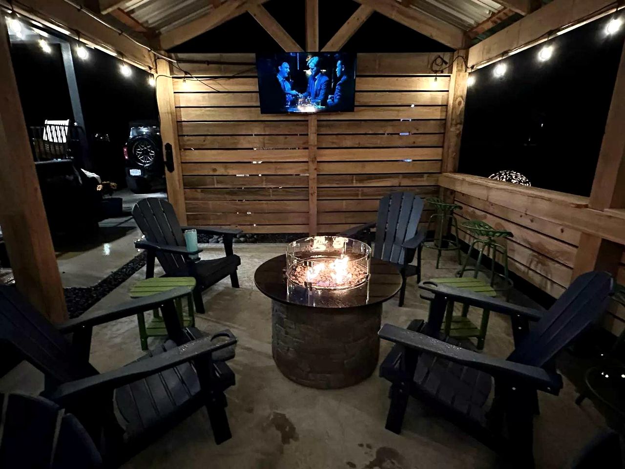 Charming Tiny Home Hideaway with Resort Pool Near Fredericksburg, TX