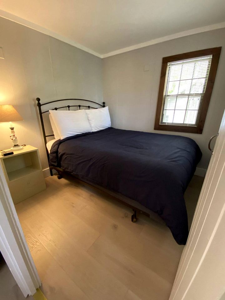 Charming Coastal Cottage with Private Deck near Camden, Maine