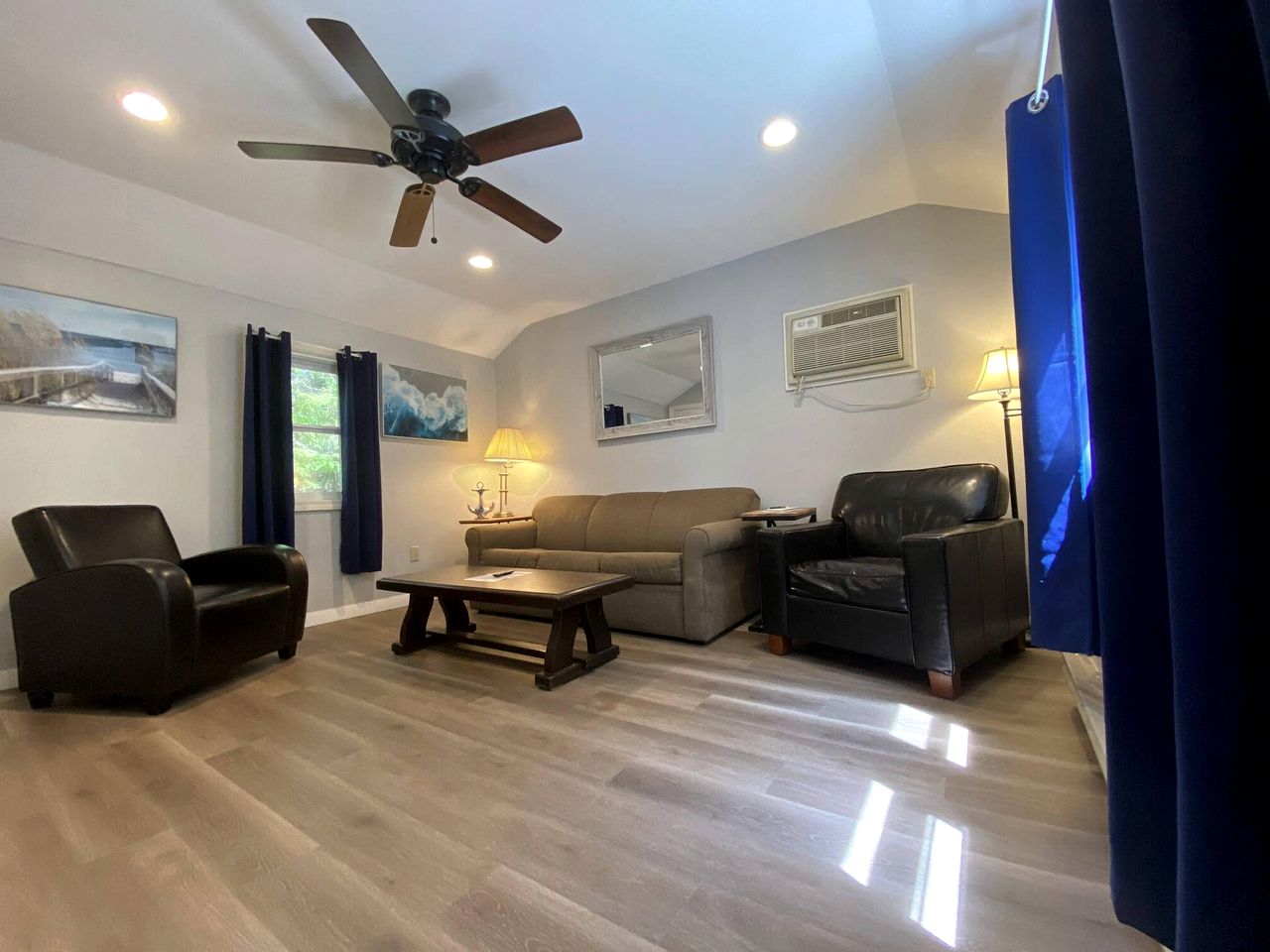 Charming Cottage with Private Deck and Modern Amenities near Camden, Maine